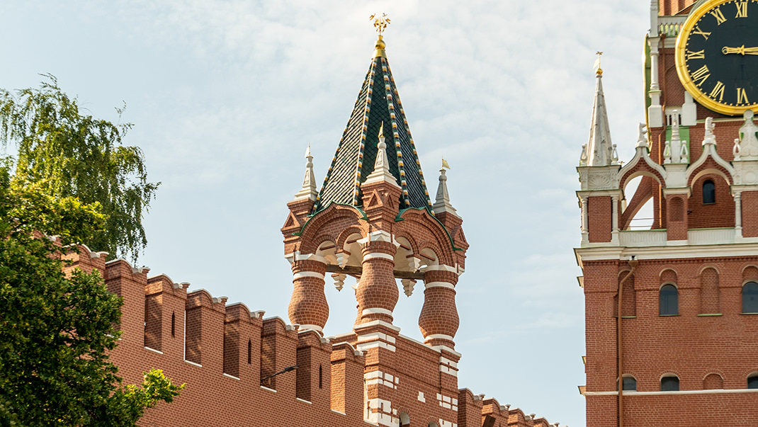Царская башня. Самая миниатюрная и «юная» из всех башен Кремля