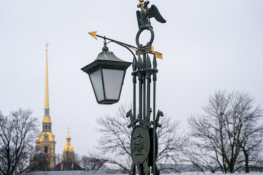 Такие же фонари стояли на въездах на Суворовский наплавной мост