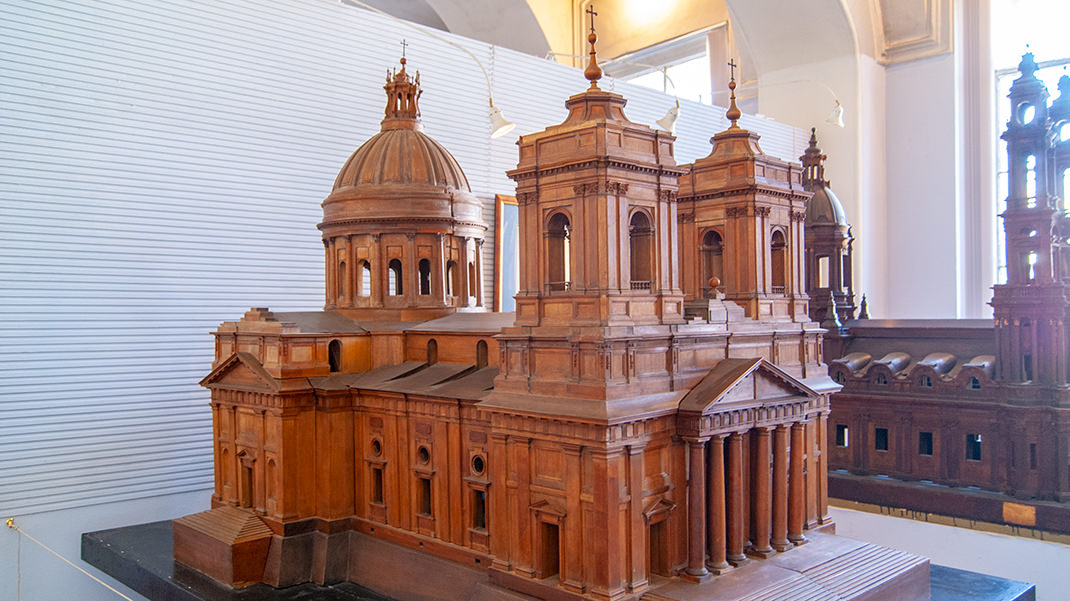 Проектная модель Троицкого собора Александро-Невской Лавры