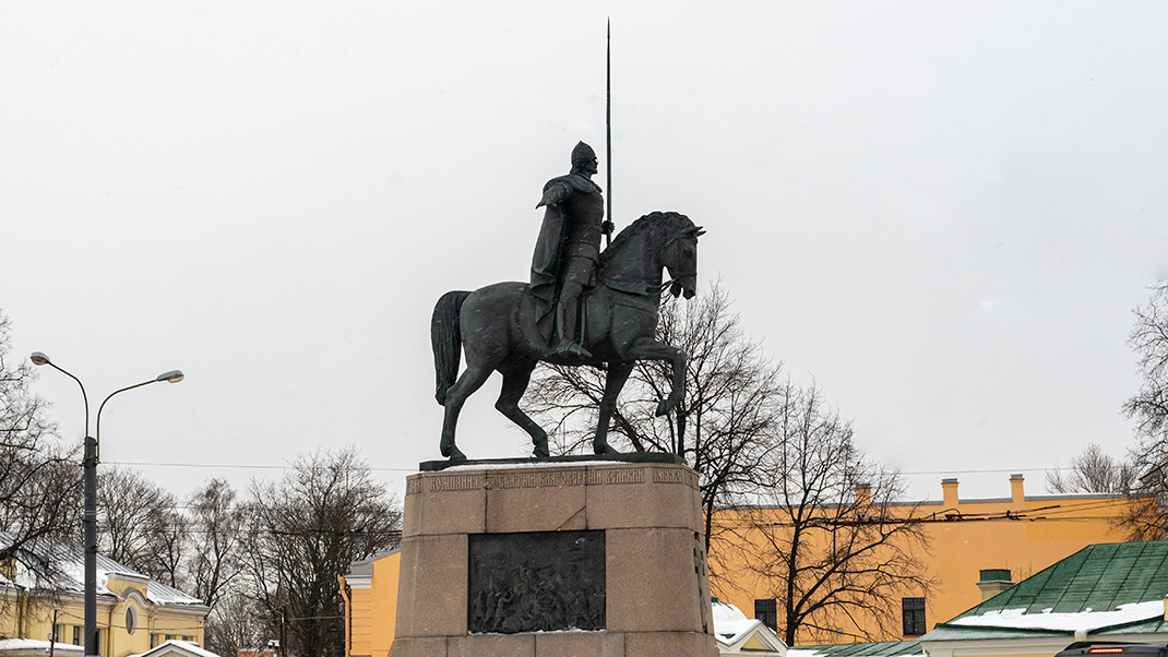Памятник Александру Невскому в Санкт-Петербурге