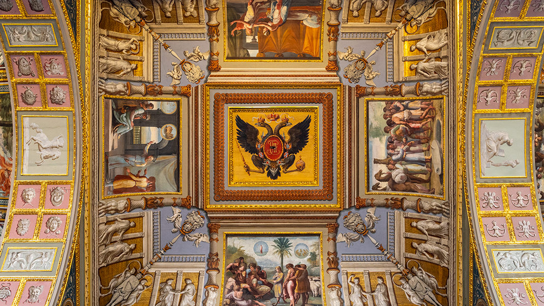 Прообразом Лоджий служила галерея Ватиканского дворца
