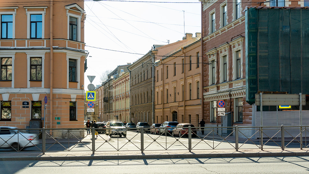 Продолжение улицы после площади Труда