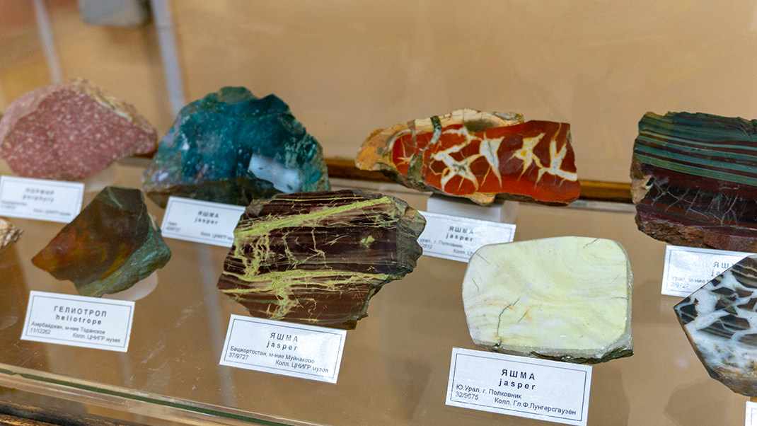 Камни самых разнообразных раскрасок