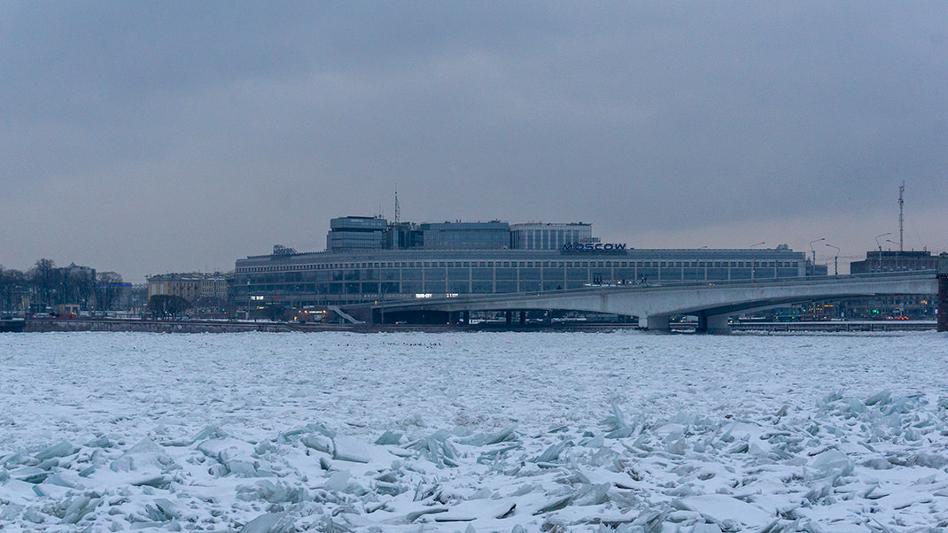 Вид в сторону площади Александра Невского