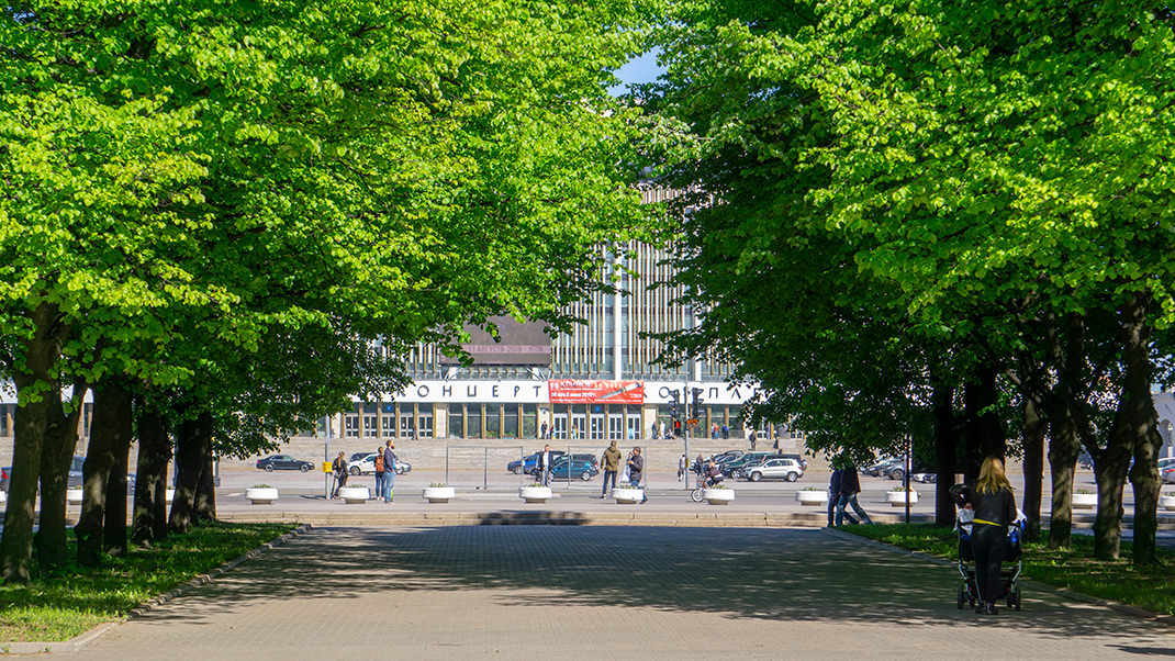 Вид в сторону спортивно-концертного комплекса «Петербургский»