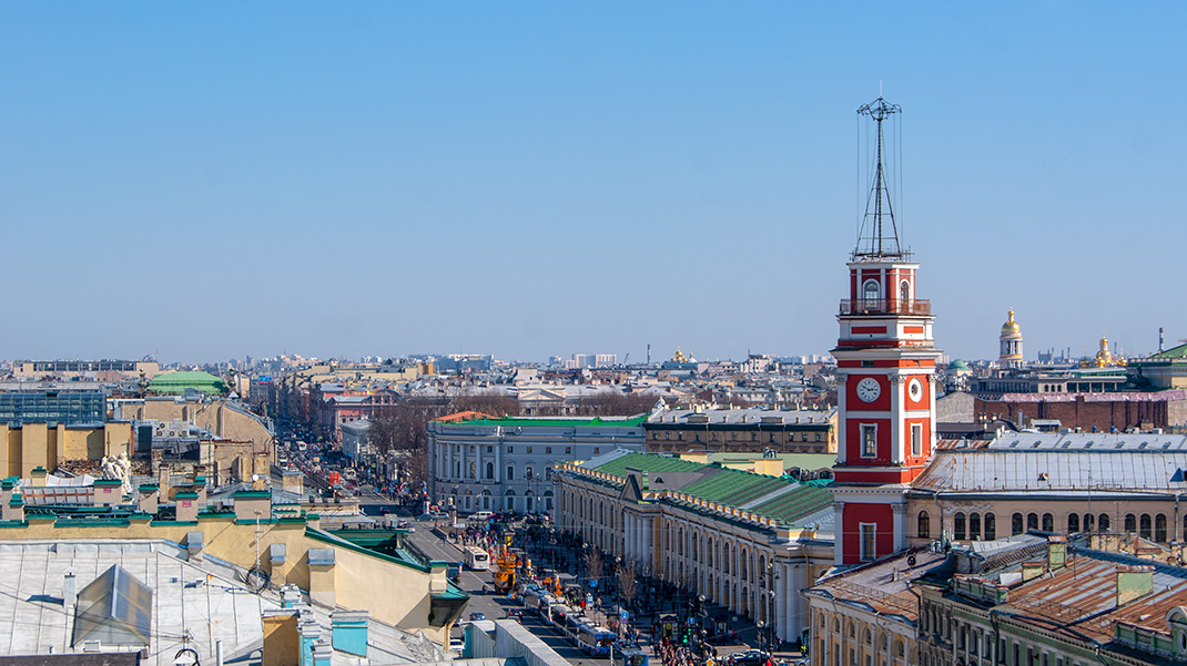 Одна из доминант Невского проспекта — Думская башня