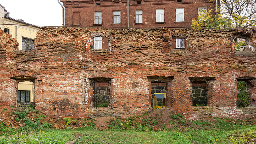 Руины Выборгского кафедрального собора