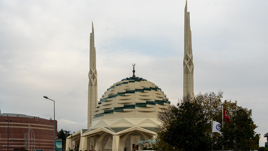 Мечеть факультета теологии университета Мармара