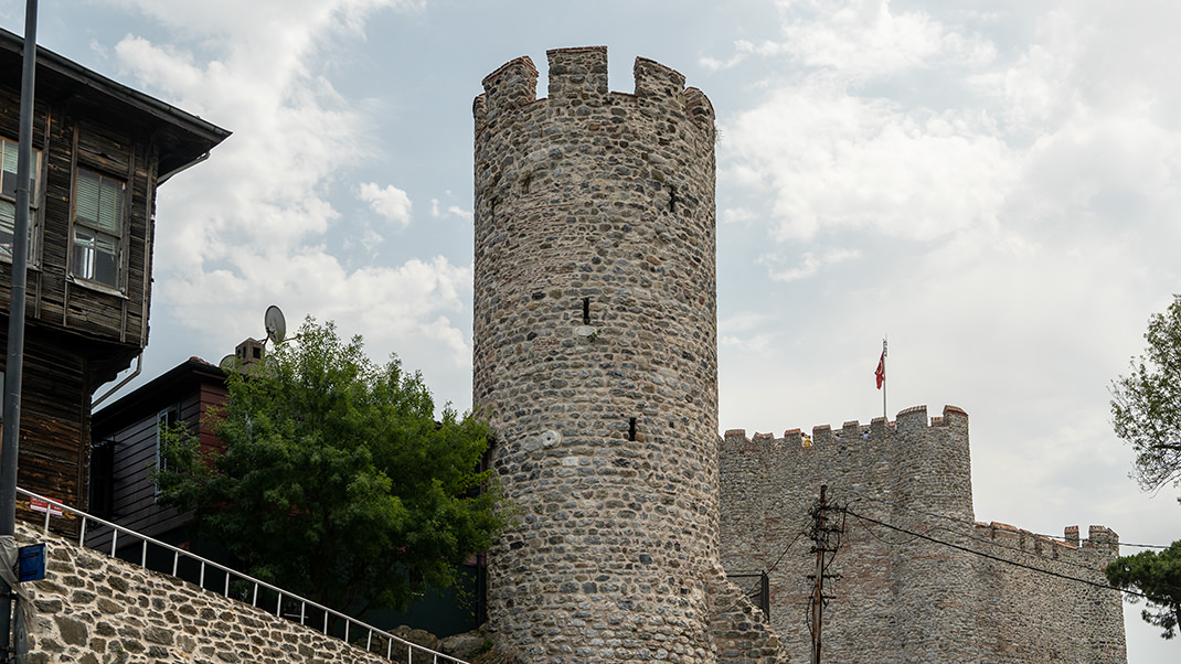Одна из крепостных башен
