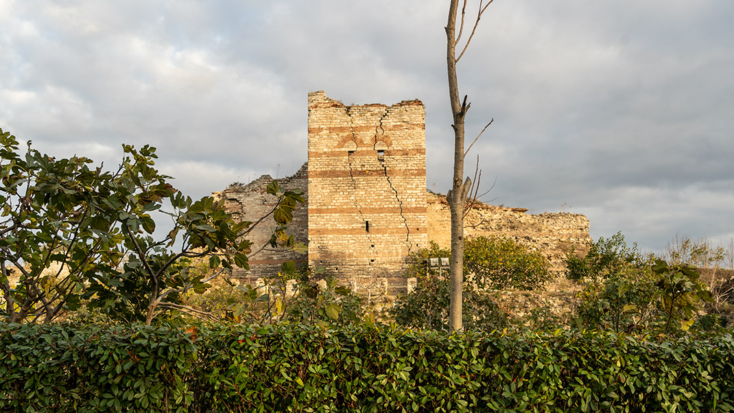 The first city walls in the area of modern Istanbul appeared long before the structures we see today
