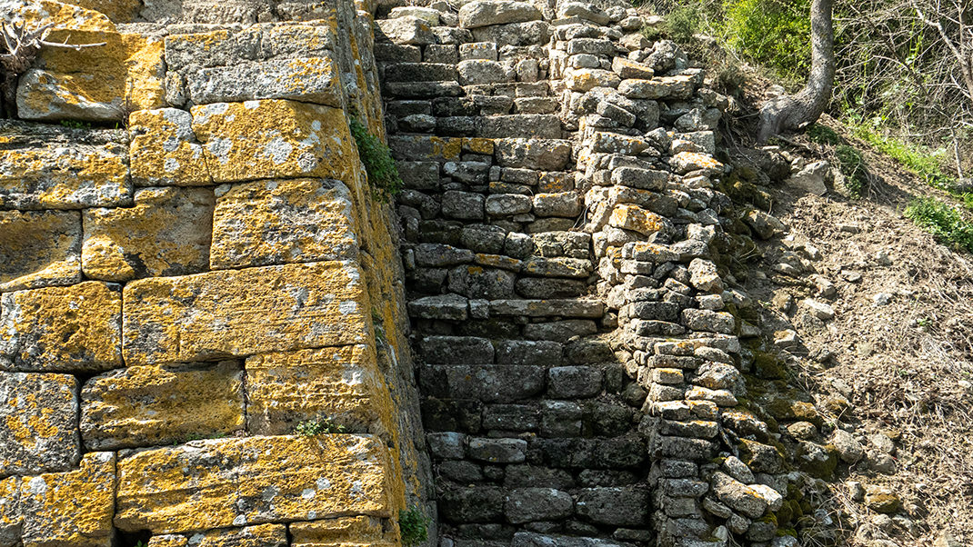 Древняя лестница
