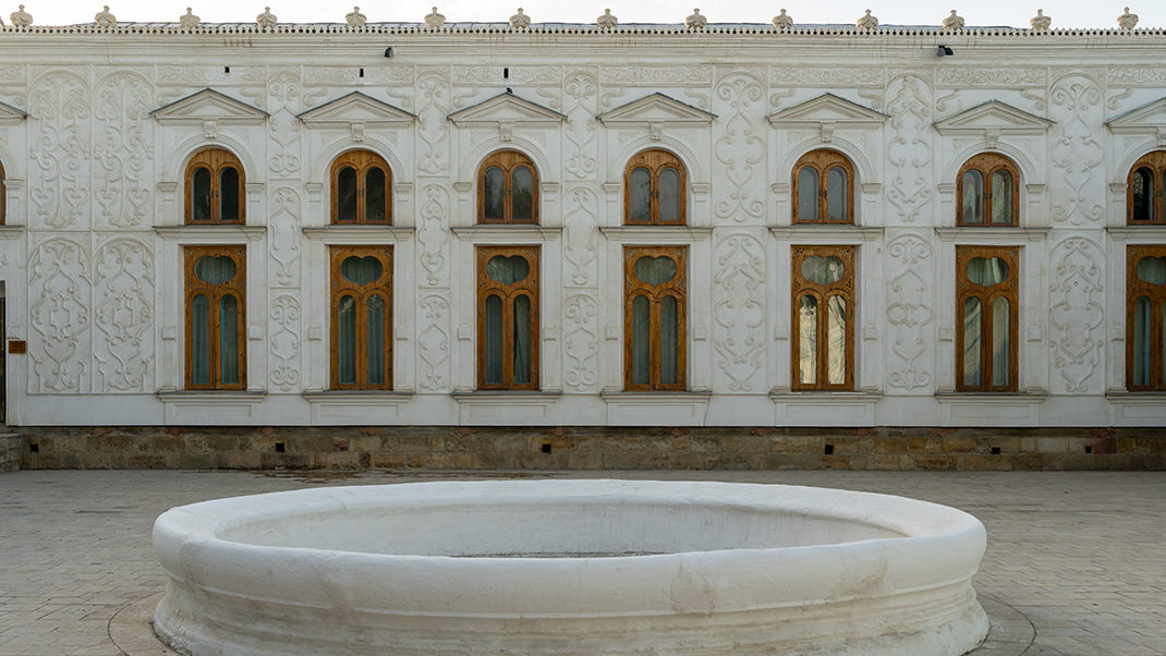 The courtyard in front of the palace